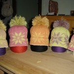 Gorros de punto de lana merina (dobladillo en algodon) colores naturales teñidos con plantas
